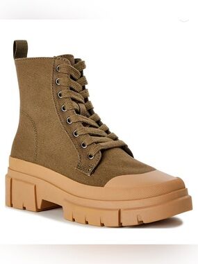 Women's Chunky Lace-Up Ankle Boots in Tan